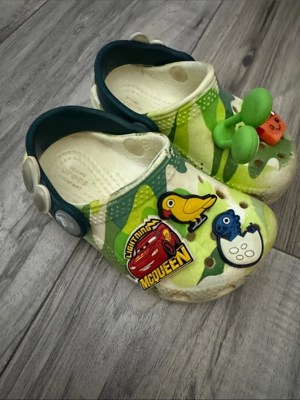 CROCS Kids Green Camo Slip-On Clogs with Character Jibbitz 6